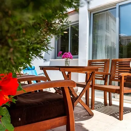 Sunny Terrace *
